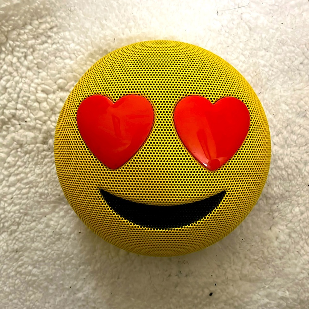 EMOJI Bluetooth speaker